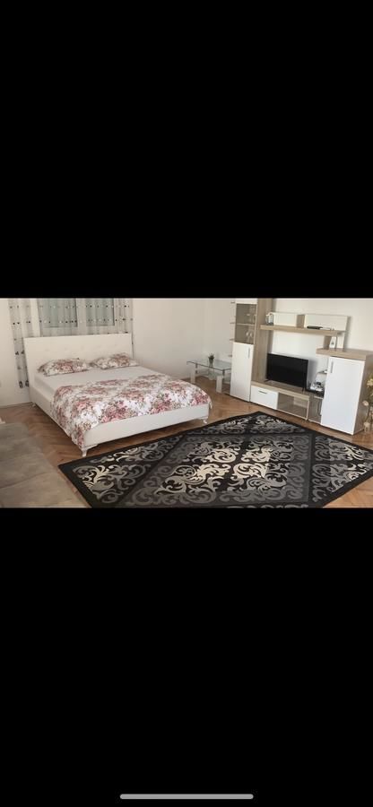 Гостевой дом Apartments Dibra Улцинь-11